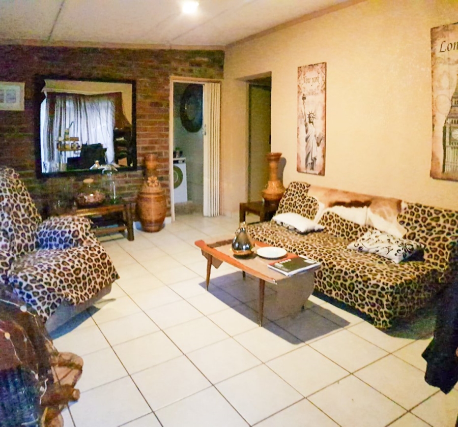  Bedroom Property for Sale in Wilkoppies North West